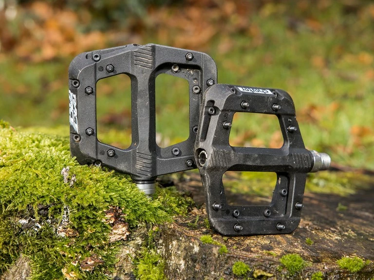 Titelseite -Pedale Verkäufe Race Face Chester flat pedals 01 e6879fd